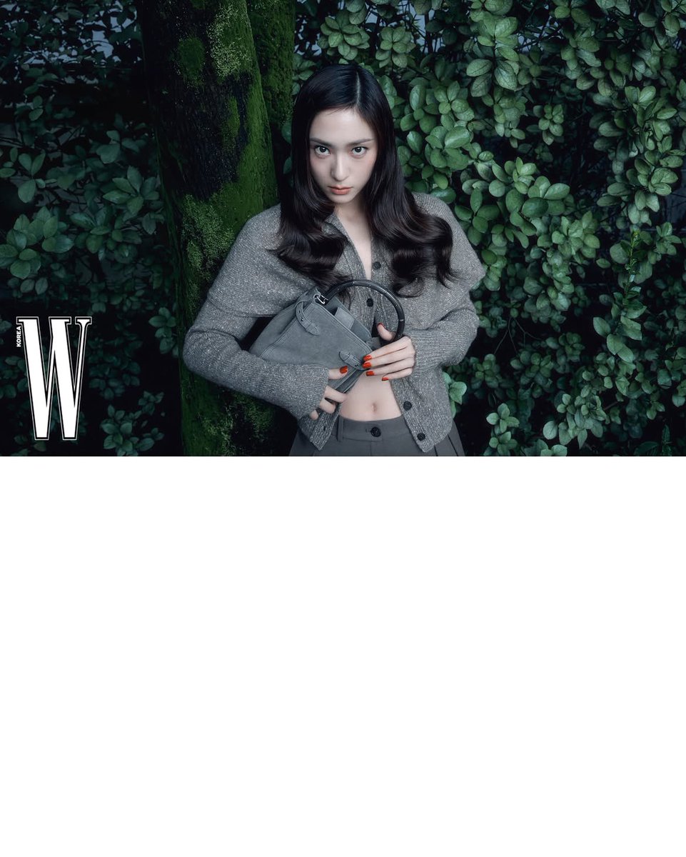 kaayyy09's tweet photo. Krystal for W Korea https://t.co/omQsYHdsFa