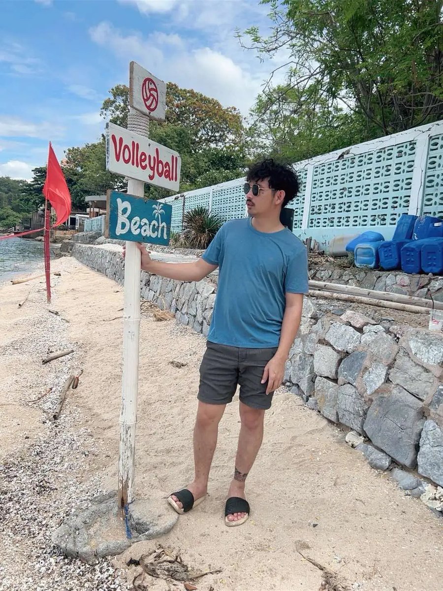 Naruedet01's tweet photo. ก็จะมีพุงหน่อยๆ🤣🤣 #ชลบุรี https://t.co/sSFx4Gq2Le