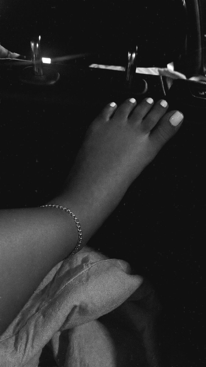 makeprettywet's tweet photo. So who suck toes??#selling #buyers #content #girl #prettyfeet #feet #whitetoes https://t.co/iDPMCpP8Mq