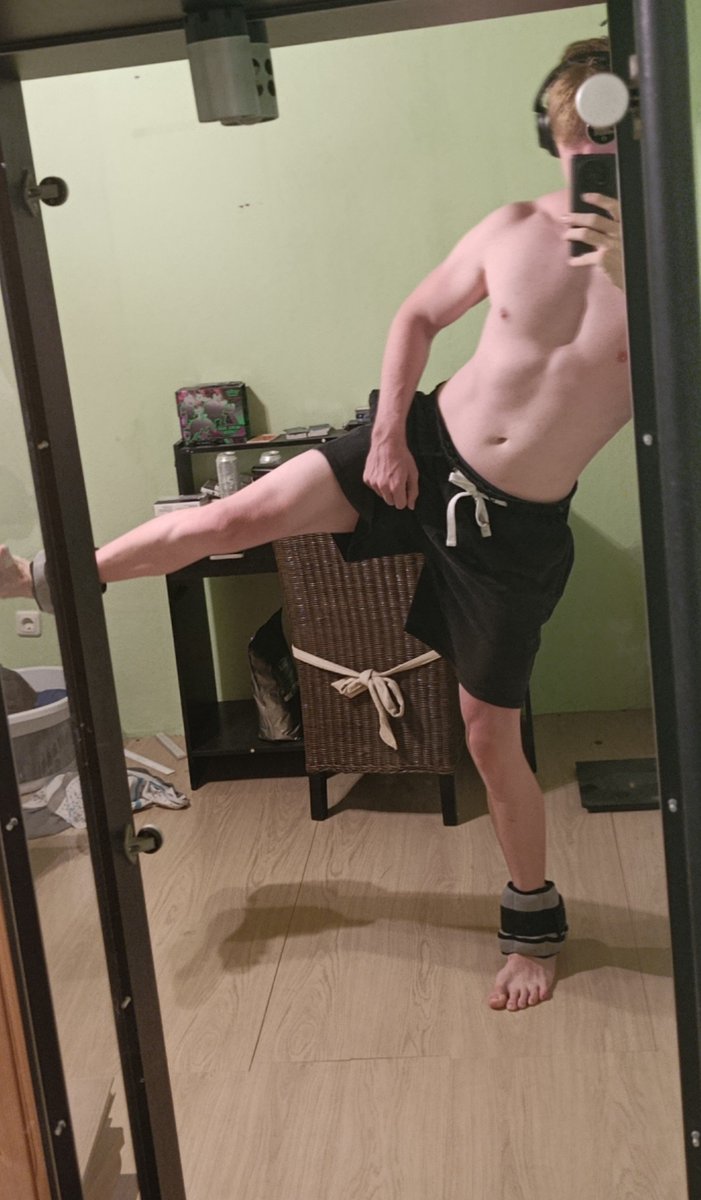 Lichtlund's tweet photo. Practicing with some wrist weights I got recently. 

Did some early morning workout with them, like leg raises.

Also I am shaved again! https://t.co/prpyzROXJK