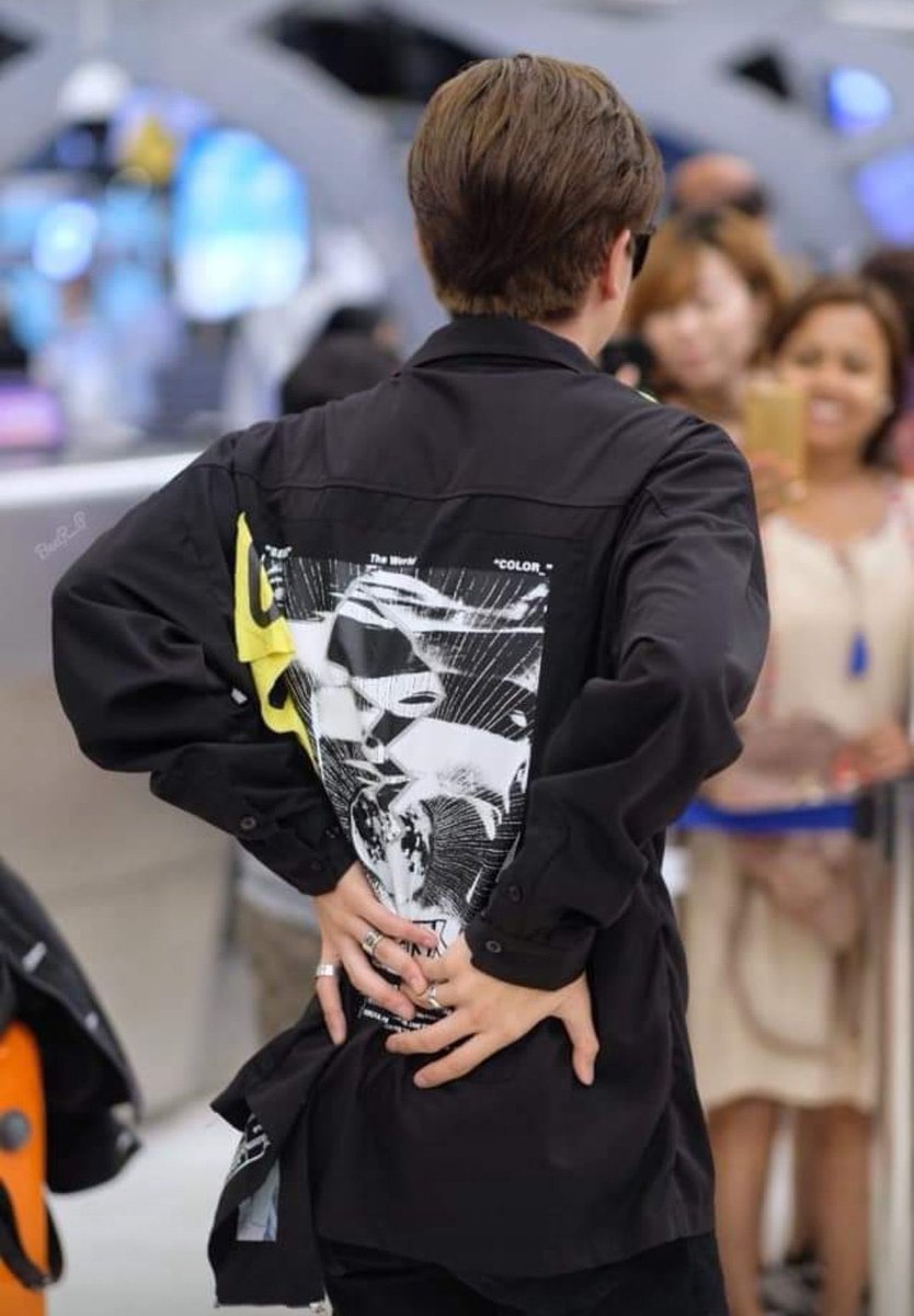 ppechinat's tweet photo. Regarding Perth’s back pain, this has actually been going on for a long time. As far back as 2018–2019, many fans had already been asking him to get it checked. In 2019, pupae (his manager at the time) responded “Everyone who is concerned about him, Mom will take good care of him, both regarding his back pain and his flower allergy. We have already consulted different medical professionals, and if there are any updates, we will let everyone know. Thank you again. 😊”
And his back pain still seems to bother him from time to time even now. Sometimes seeing him hold his lower back makes me worry. I really hope there’s nothing serious and that he’s okay. Most importantly, I hope he always stays healthy and takes good care of himself. 🥹 #PerthTanapon #KDPPE