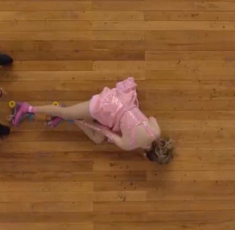 acervosoyluna's tweet photo. luna e matteo não ser endgame tendo esse paralelo que encanta aqui me magoa muito https://t.co/4VMCikjLHR