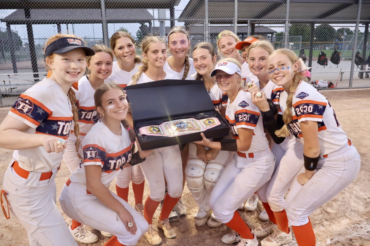TopGunEvents's tweet photo. Championship Sunday in Kansas 🏆🥎

The KS Futures Invite wrapped up with teams leaving it all on the field. Big plays, tough competition and plenty of moments worth capturing. 📸🔥

#TopGunEvents #FuturesInvite #KansasSoftball #ChampionshipSunday https://t.co/qNiiUIPDvL