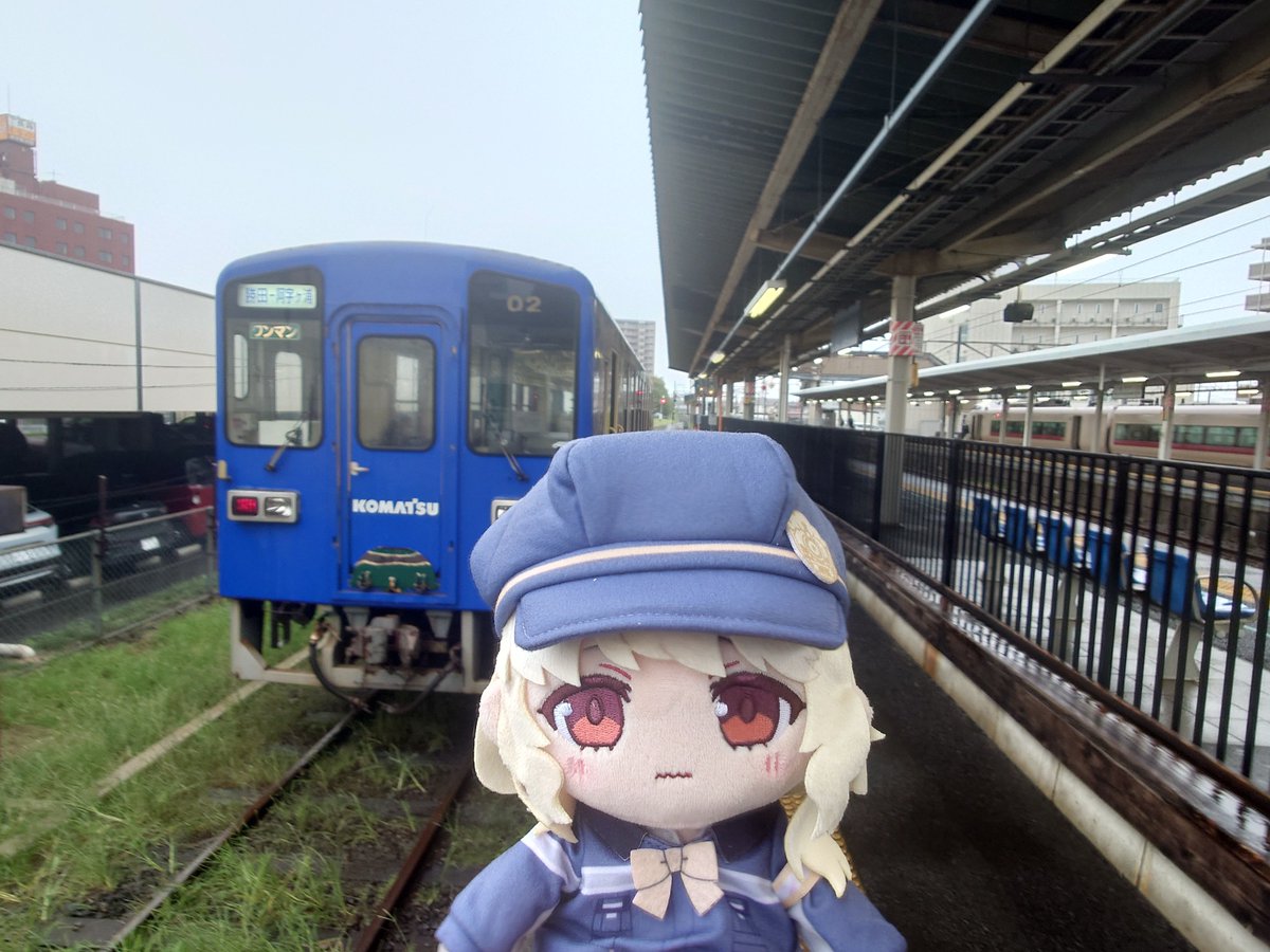 REX28077224's tweet photo. It's a single-car train again, though. https://t.co/YXuoWUmo3L