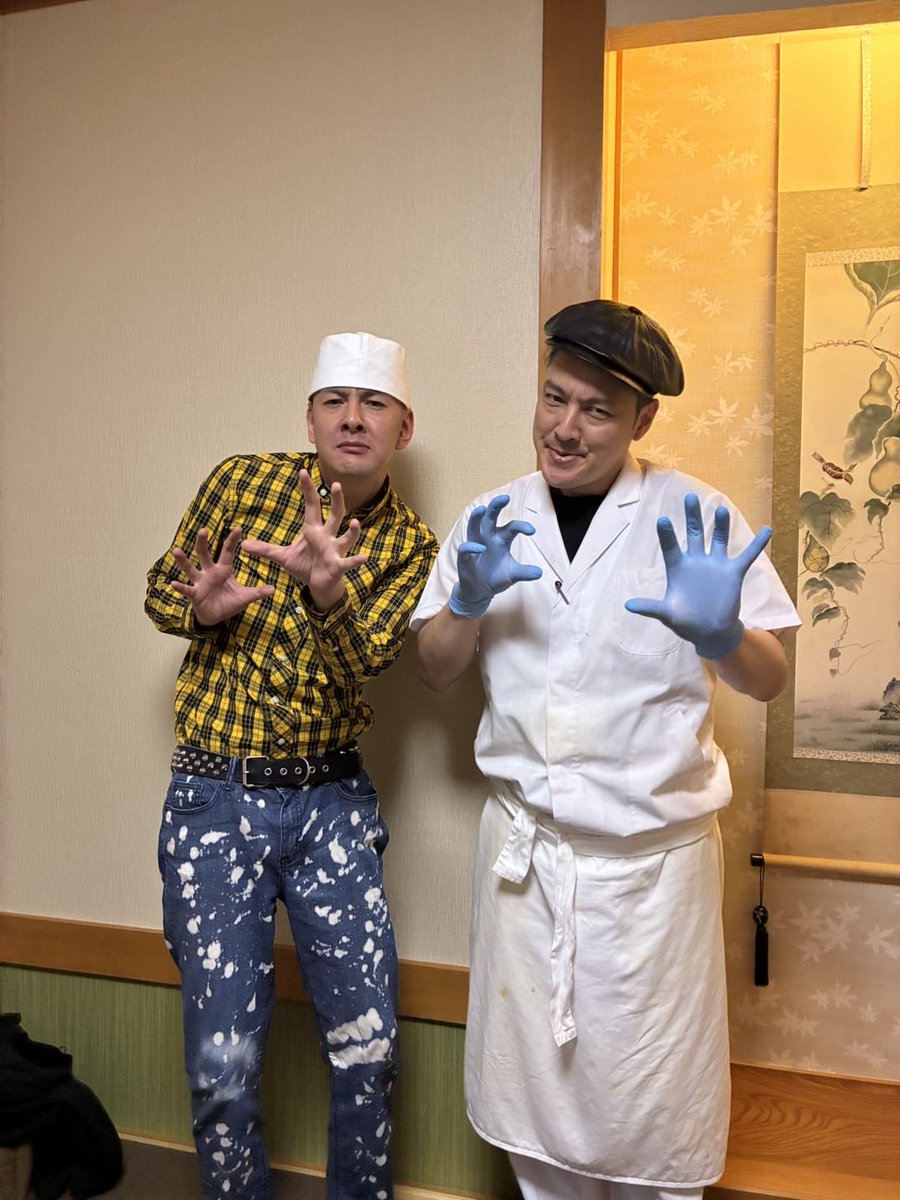 J_REXXX1986's tweet photo. どっちが寿司職人でどっちがJ-REXXXでしょうか？

#三五郎寿司下町店
#二戸市 https://t.co/RqAF4DBBSq