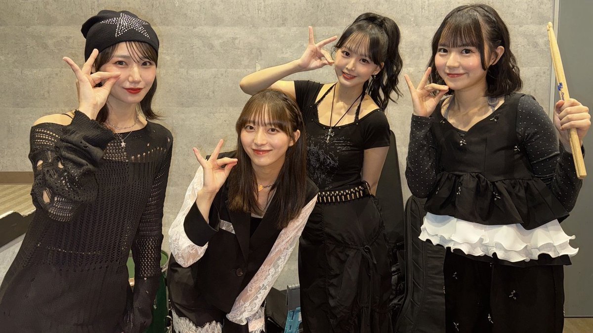 fukufesvol1's tweet photo. ／
フクフェスVol.6 Day2 
＼

2日目開始です！！オープニングアクトを飾ってくれたのは、青い向日葵（@_aoi_himawari）🌻🎸会場一気に盛り上げてくれました！！👏✨

📸ライブフォト：Shinpei Kubo

#青い向日葵
#フクフェス https://t.co/MYQUBZOjjJ