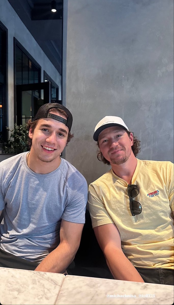 acervosharks's tweet photo. Pai e filho!!!!

Michael Misa e Tyler Toffoli em nova foto. https://t.co/DJw83Ebver