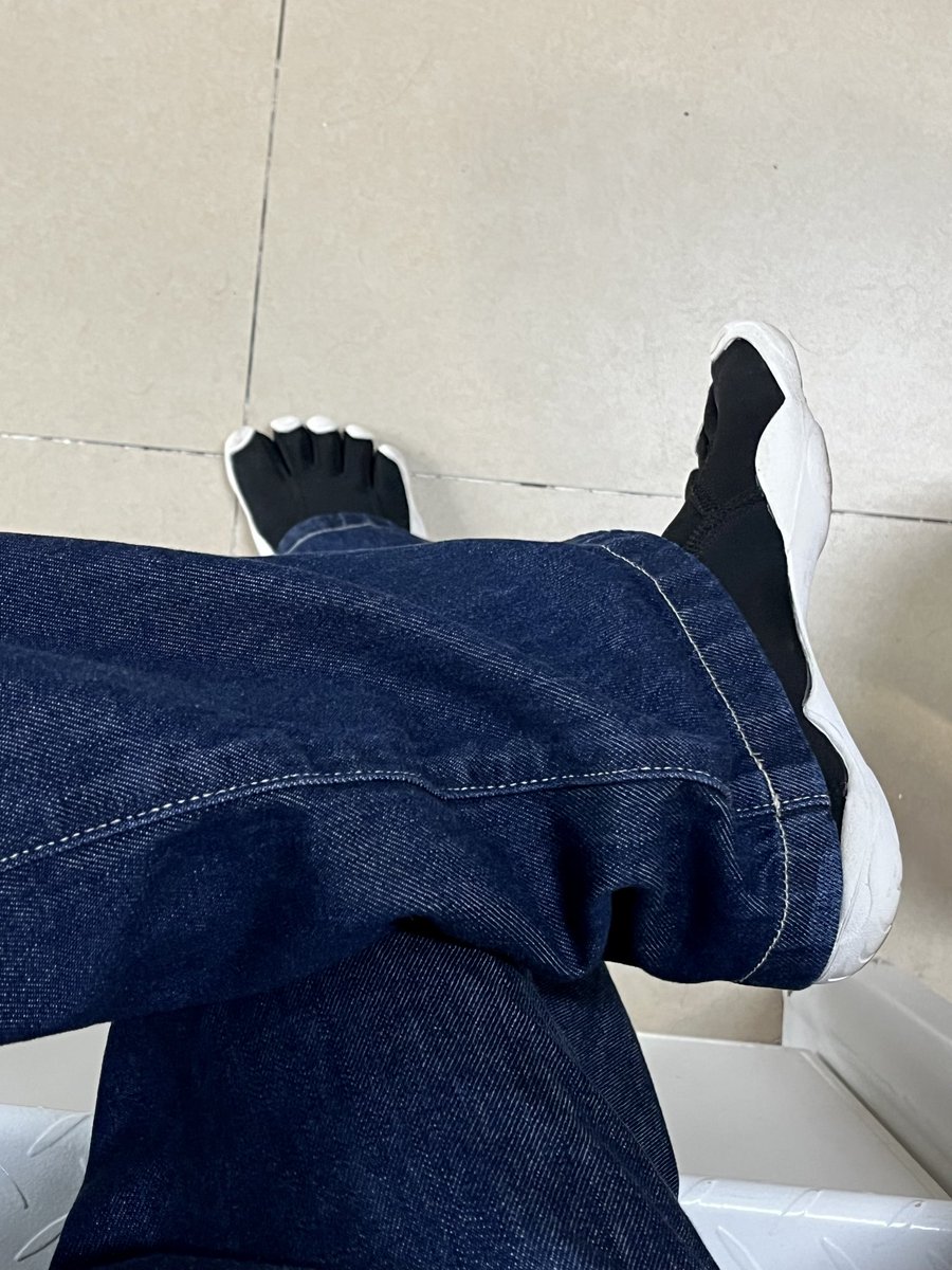 N456Sti's tweet photo. 穿搭👔
Outfit👟
#vibram #vibramfivefingers https://t.co/Nu6yBz214r