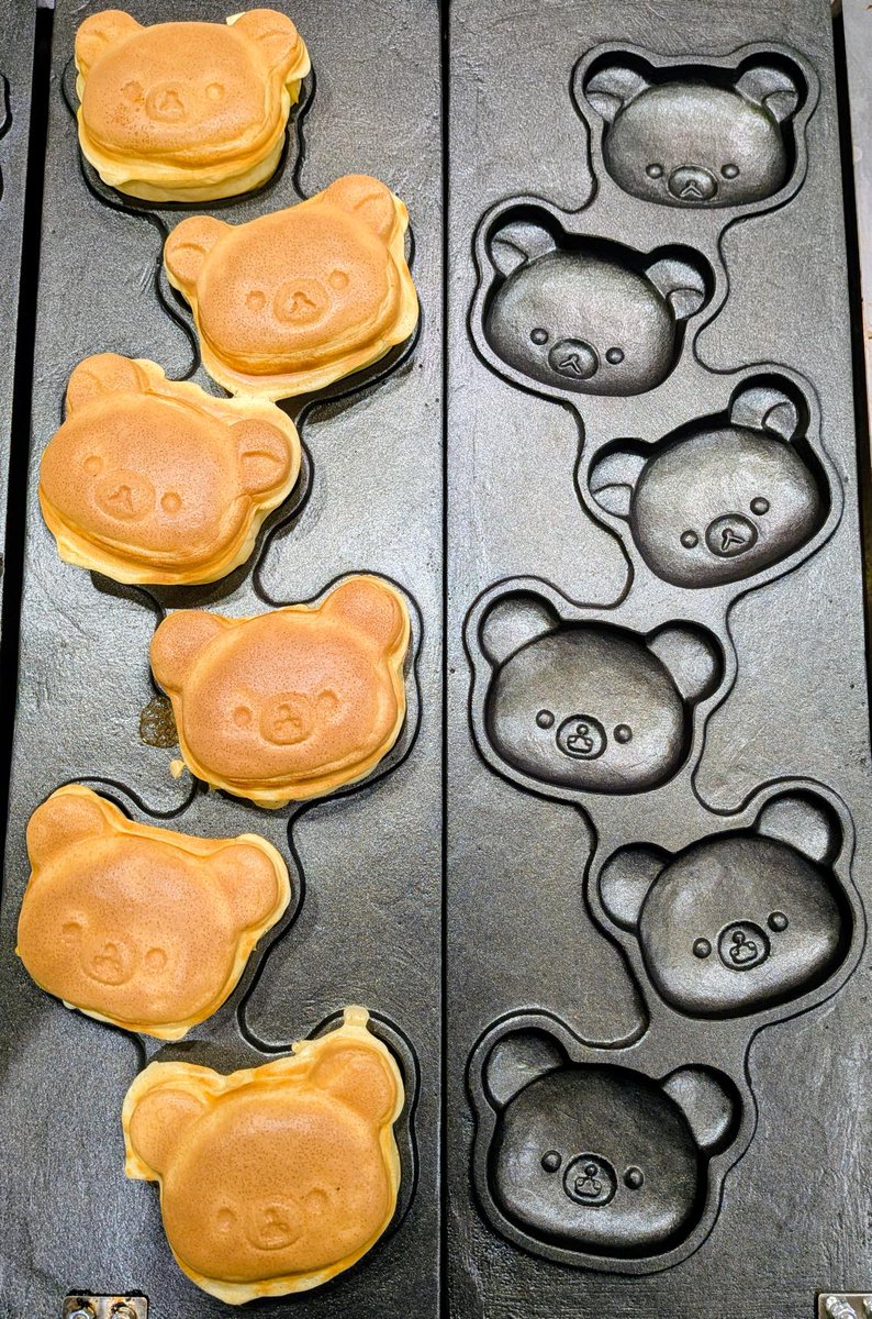 GiGO_taiyaki_ik's tweet photo. 【ご案内】

『リラックマ焼き』好評販売中！

リラックマとチャイロイコグマの形がキュート🐻♡

フレーバーはメープル＆クリームで、
リラックマの好物、ホットケーキのような
ほっとする味わいです🥞

是非一度ご賞味くださいませ🌟

 #リラックマ #GiGOのたい焼き池袋 https://t.co/r9ZnC8ZQgp