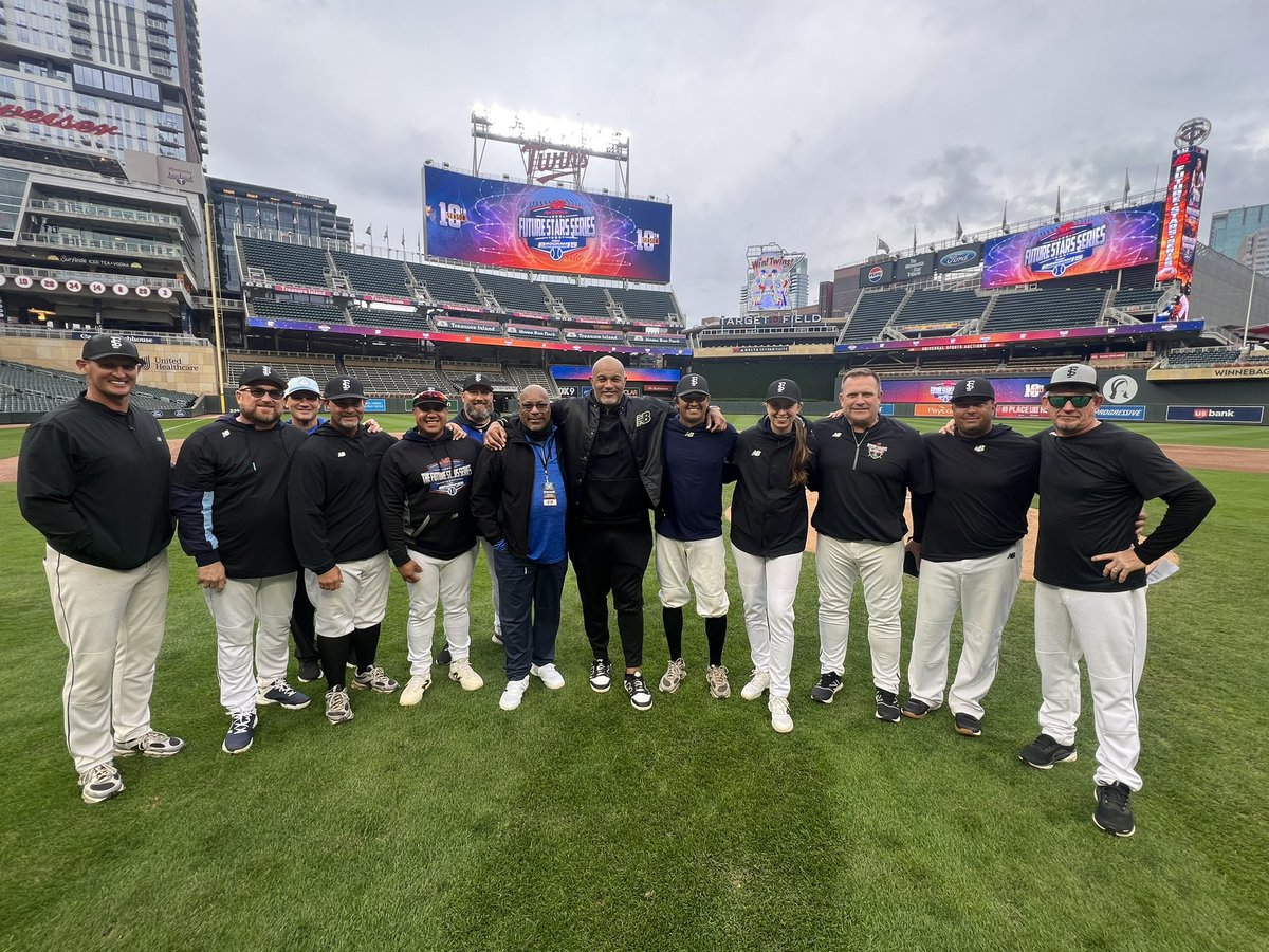 ftrstarsseries's tweet photo. Many thanks to this group. 👏

Great work by a great staff this weekend at the Main Event.

#WeGotNow @NB_Baseball https://t.co/U2t76TRJTe