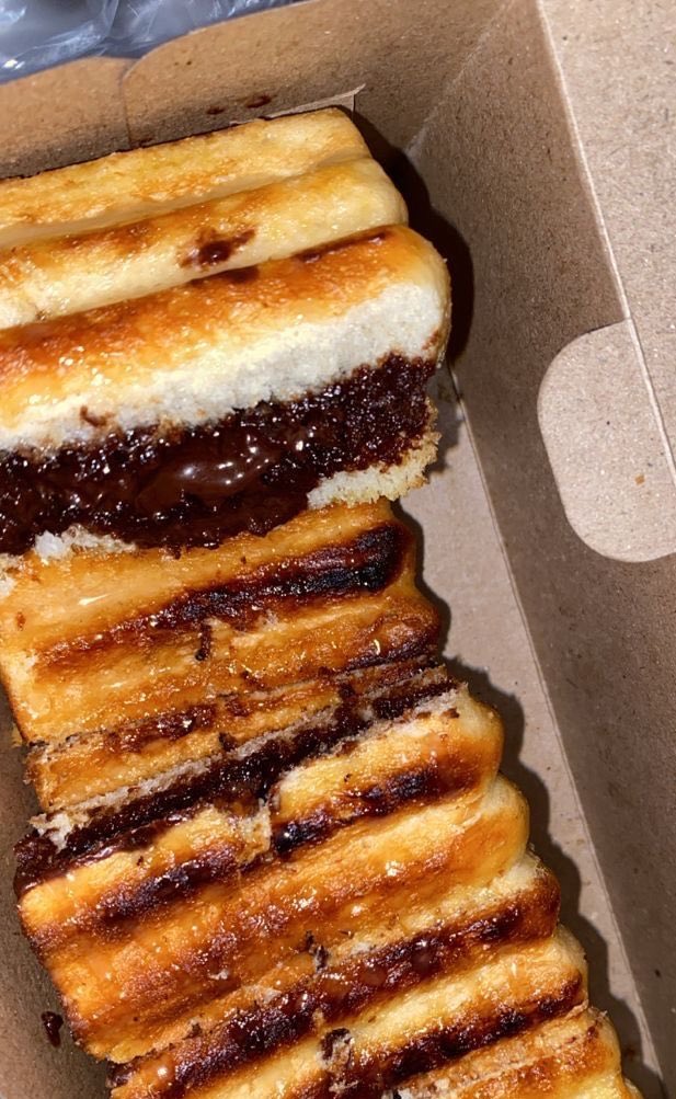 hopefulhob's tweet photo. kalian lebih suka roti bakar / terangbulan? 🥰

me: terbul 🤤🤤🤤🤤 https://t.co/vKcX7K8WtQ