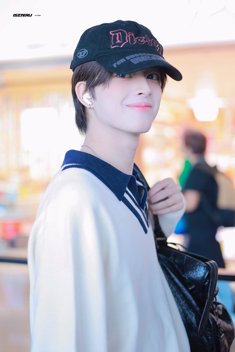 terudawn's tweet photo. 260921 집가자👋
#테루 #TERU #てる #베이온 #VAYONN https://t.co/IN75Qcpa6O