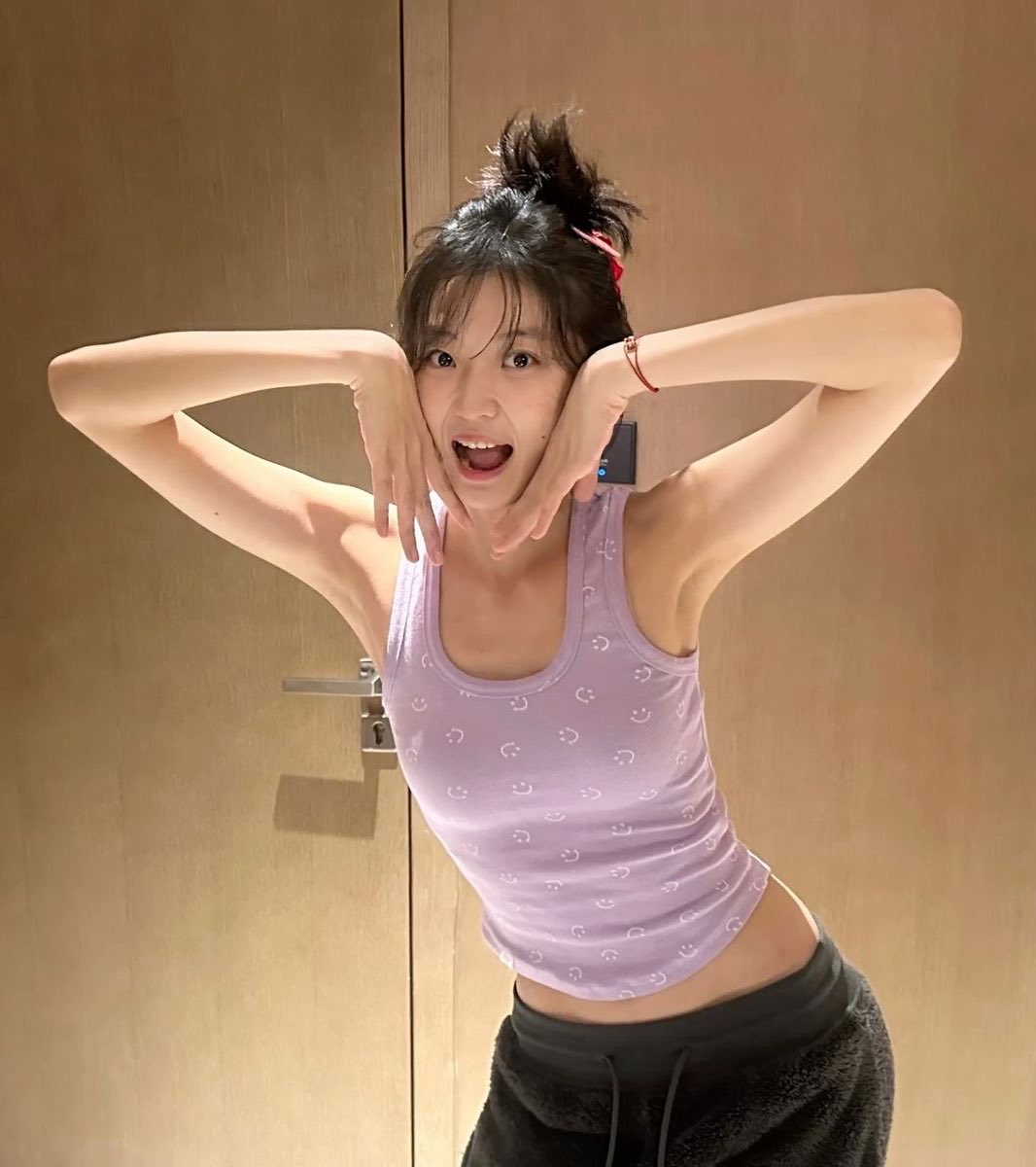 sunqiansource's tweet photo. a soft monday ahead for you ♡

 #孙千 #SunQian https://t.co/GB162a6Vrh