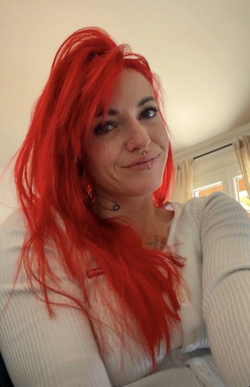 AdeleGgrdd's tweet photo. 30 yo and still single.💛 

I'll Probably be ignored  💔 but Hi . https://t.co/UslF2eHVUh