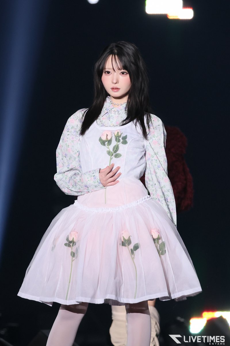 LIVETIMES_ENTA's tweet photo. 【IRC 2026 A/W】市原愛弓

美スタイル際立つモノトーンコーデ
＆可憐な花柄ワンピ🤍

ランウェイ2ステージ＆ライブで魅了💫

🔻記事・画像はこちら
https://t.co/MqGo5e1SeI

@ichihara_ayumi_
#IRC_TGC #市原愛弓 #ニアジョイ https://t.co/hLHvmFZvHr