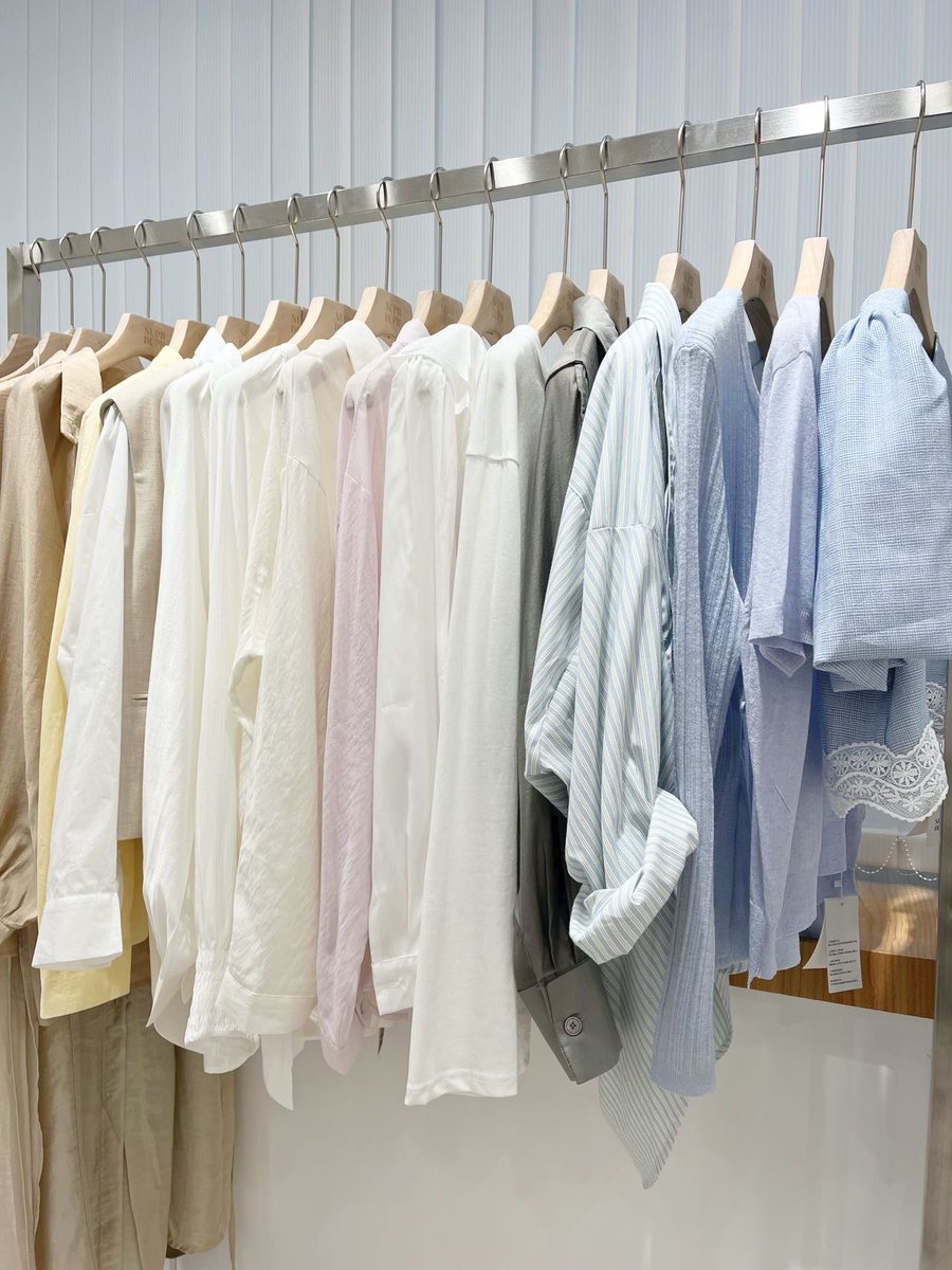 je6rrydoro7thy's tweet photo. Just conquered the laundry mountain on a rainy Sunday—folded tees still warm from the dryer, coffee half-drunk, vibe so calm ， https://t.co/tLGvuuVgqg