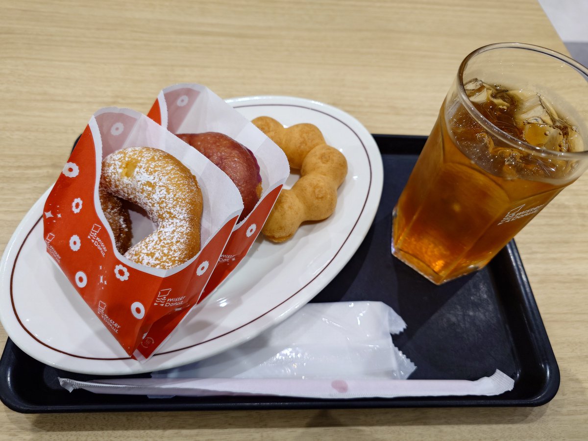 sweet9poteto's tweet photo. 今日は、芋ドのランチ✨️💓頂きます🙇💓
#ミスタードーナツ 
#さつまいもド https://t.co/MkkX2F8hE6