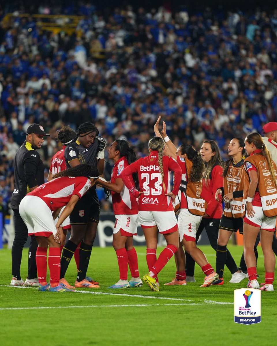 LigaBetPlayD's tweet photo. Un clásico con sabor especial.🔴🦁
Después de cinco clásicos disputados, Santa Fe volvió a ganar a Millonarios, esta vez, con el pase a la final incluido.

#LigaFemeninaBetPlayDimayor https://t.co/j6IF8d2A0R