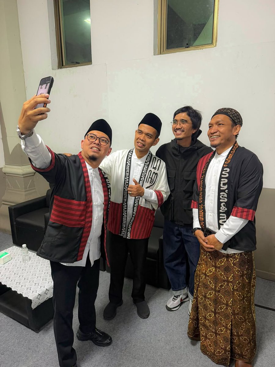 salimafillah's tweet photo. Sheila on Heaven kembali berkumpul di Padhang Bulan ✨🌕 https://t.co/ocbIKqVHOr