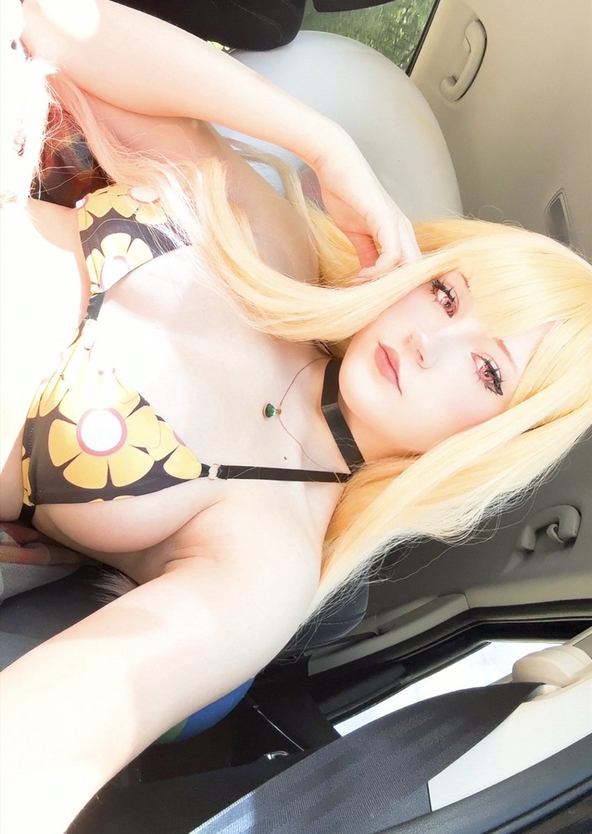 Kittywixy's tweet photo. Marin bikini hehe #mydressupdarling #anime #cosplay #bikini https://t.co/eCoSU0uYfw
