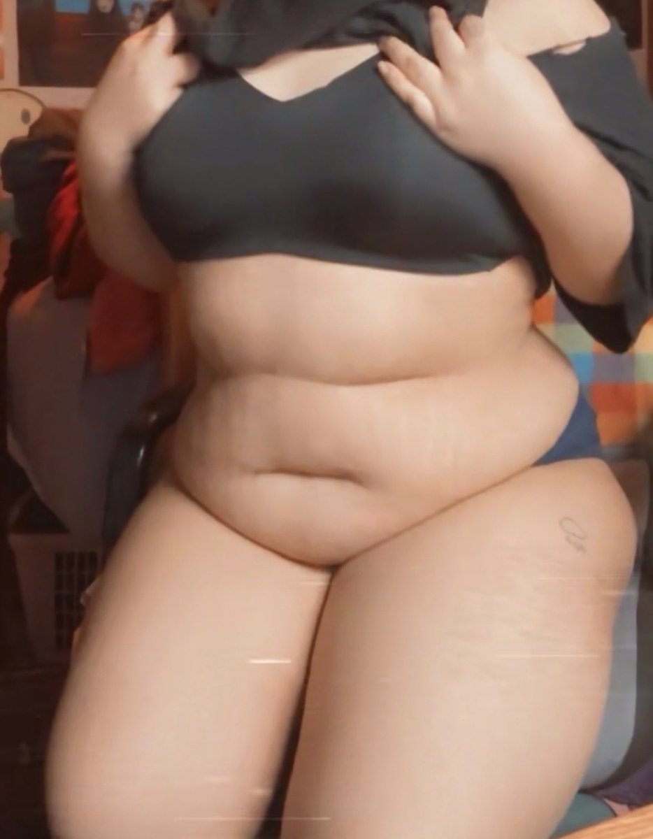 stonerbitch000's tweet photo. (Redoing my pinned)
- 
Not new to #Nsfwtwt  :) 

18+ 

🌸 22 
🌸 She/Her
🌸 Switch/Sub 
🌸 5’1 
🌸 Pansexual 
🌸 hard/soft kinks
🌸 Selling ! Dm for menu :3 

DMs open for chat, Business 💋, Or 
socials! 

❤️ and 🔄 for moots ! 
-
#nsfw #sellingcontent #nsfwtwtًً https://t.co/svUqbwIIvD