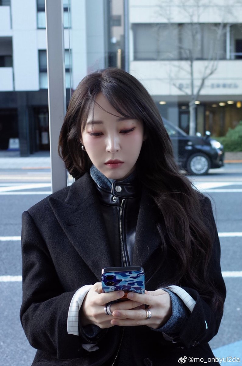 dear_byul's tweet photo. these will always be some of my fav pictures of byul, she’s unreal… she’s sooo gorgeous https://t.co/MA5KAAbS6Q