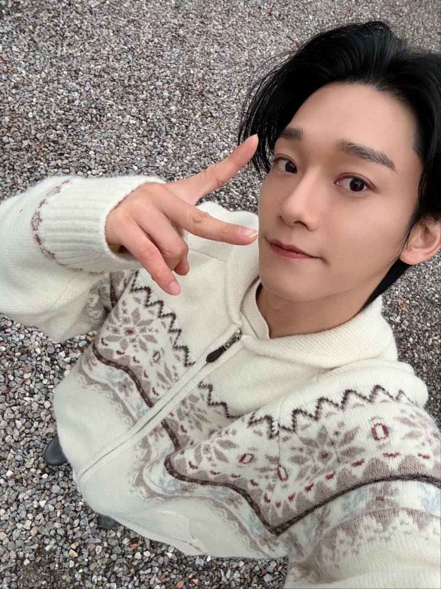 Byhundae38's tweet photo. Happy Birthday CHEN 💛

#HappyChenDay 
#CaptainCHENDay

#첸 #CHEN #JONGDAE #김종대 https://t.co/rhkxjFq96B