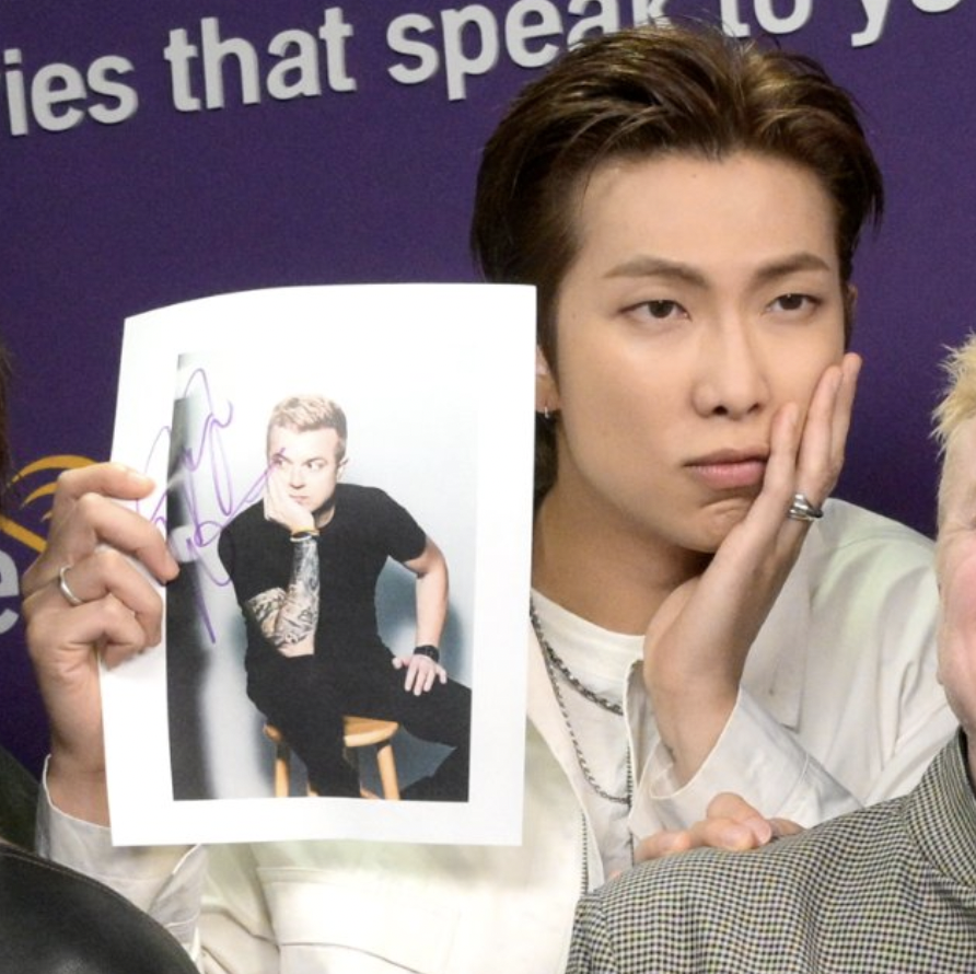 myjoonmymoon's tweet photo. Namjoon 😂😂😂 https://t.co/meuCgbkQMr