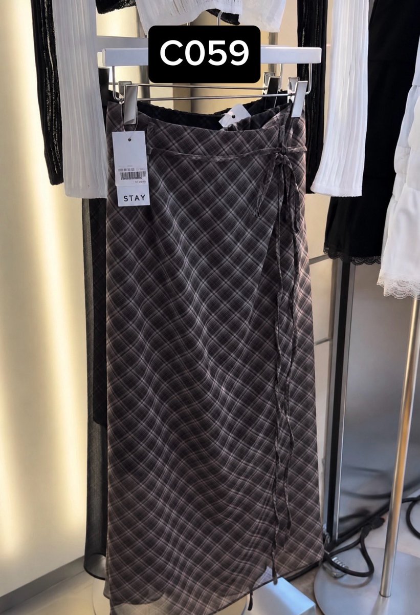 Eveniffen's tweet photo. 韓国女子って服どこで買うの？って聞かれたら今はGOTO MALLって言いたい。‼️‼️
高速ターミナル地下のGOTO MALLは店が多すぎるから有名どころだけ回ればいい。時間ない韓国旅行ならこの5店舗だけ保存して。

D105は1万ウォン台の可愛いパジャマ。
C059は1〜2万ウォン台のトップスと今っぽいスカート。A105は柔らかい基本TでA058はフェミニンな服。B068は卸価格でアウター探すならここ。