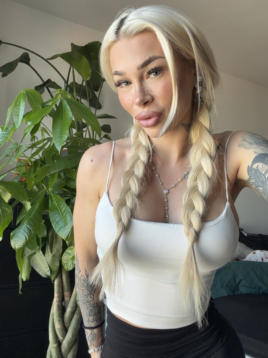 laylax_Leona's tweet photo. Ready for locktober? 😈🔐
https://t.co/c4PgjOjQsq

#findom  #blackmail #fyp https://t.co/D6jpJGX25v
