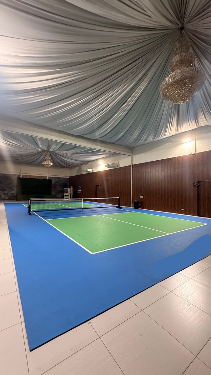 notinherent's tweet photo. the way na yung isang subdivision here sa marikina, cinonvert into pickleball courts yung basketball court 😭
then recently, nagulat ako kasi even yung clubhouse function hall nila, pickleball court na rin bc what do you mean we're playing under massive chandeliers? 💀 https://t.co/xLFVaLErhx