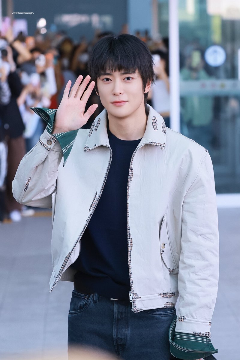 WhitechocoJH's tweet photo. 260921

prada

#JAEHYUN #재현
#NCT127 https://t.co/E5KkFiQZBY