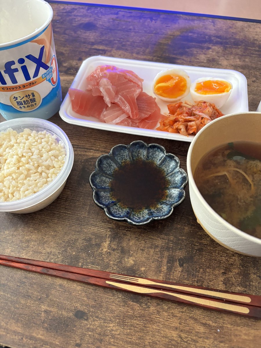 rupigram_'s tweet photo. 2024年→2026年の昼食の変化

和食歴は長めだけど米も魚もボリュームが今とは大違い。野菜はキムチ食べとけばいいや、から色んな種類の野菜を摂取するようになって味噌汁もインスタントからリアルフードで具沢山。塩分も意識するようになった。バランス良い食事はバランス良いボディラインにも繋がる https://t.co/8kl0AGnmgU