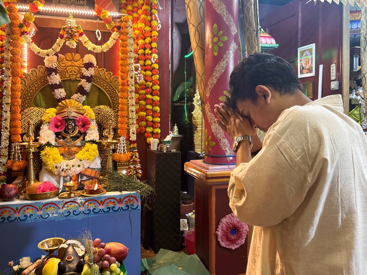 InfoNashik's tweet photo. पिढ्या बदलल्या, साजरा करायची पद्धत बदलली, पण बाप्पा आणि आपलं नातं मात्र तेच राहिलं...
@Bappaorg 
@MahaDGIPR https://t.co/g59B0Phign