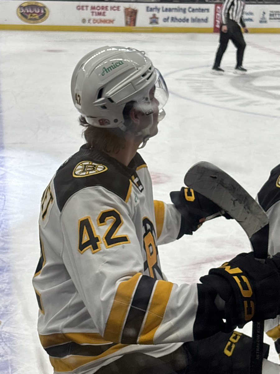 veklunds's tweet photo. new season new #hockeytwt intro

- alice 18 she/her
- #nhlbruins though i dabble in #turnitallteal &amp; #isles
- ma &amp; ri📍
- conan gray <3
- #ve73
- #fm933 #mk92 #jh44 #fb42
- #af16 #vb61 #is41 

comment if you want to be mutuals because it hates telling me when ppl follow https://t.co/Z4YNy7dpfE