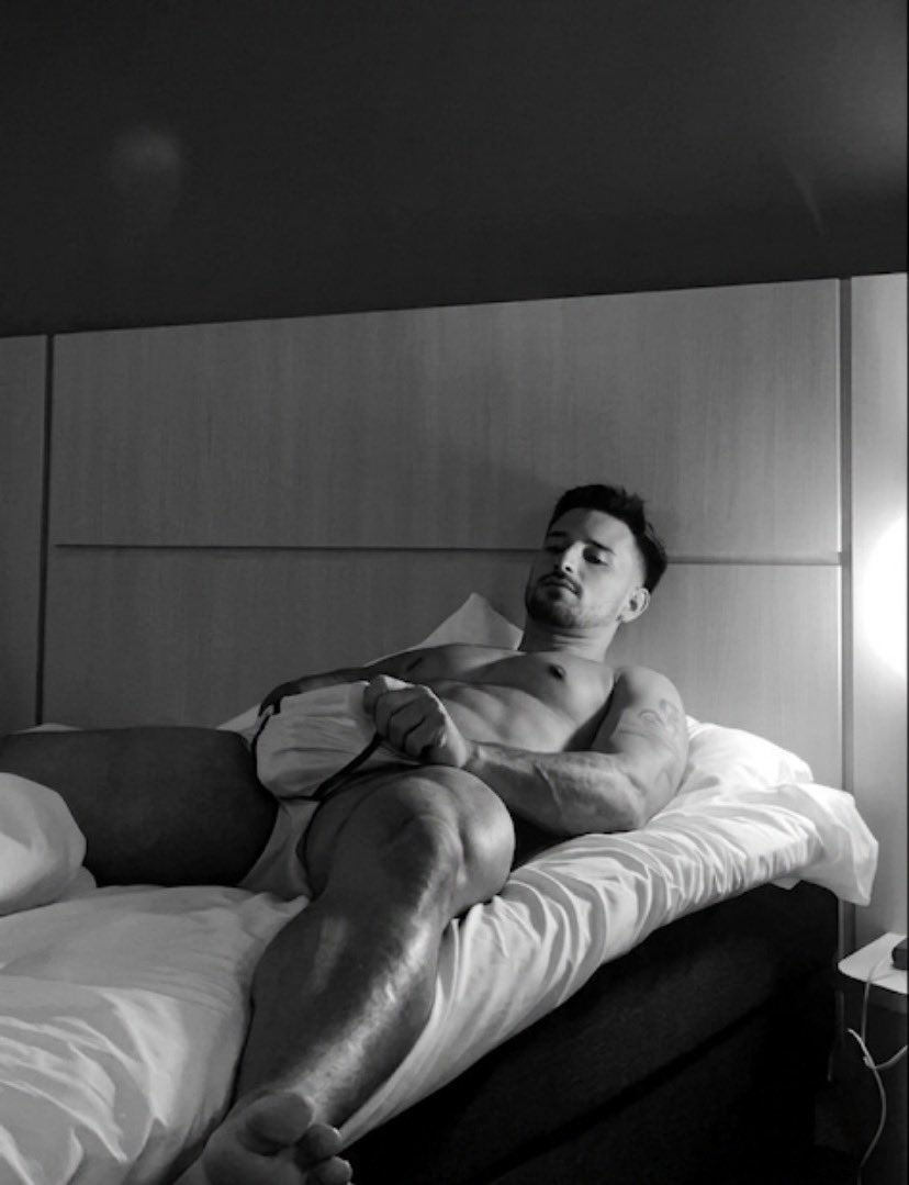 DouradoGilvanne's tweet photo. Qual ângulo curtiram mais? 😏🤤🥵

#gay 
#explorer 
#chudai 
#privacy https://t.co/o8Xl7Ti3mq