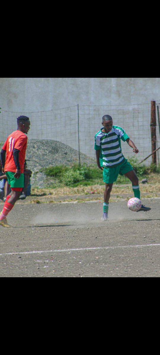 SmartKaizz8491's tweet photo. @CapeTownslkt Hello Chairlady here is my younger brother he is 21 years old staying in Rustenburg, Kroondal. I would like to bring him to Lerumo Lions for trials please. https://t.co/5EP0Ade9Ke