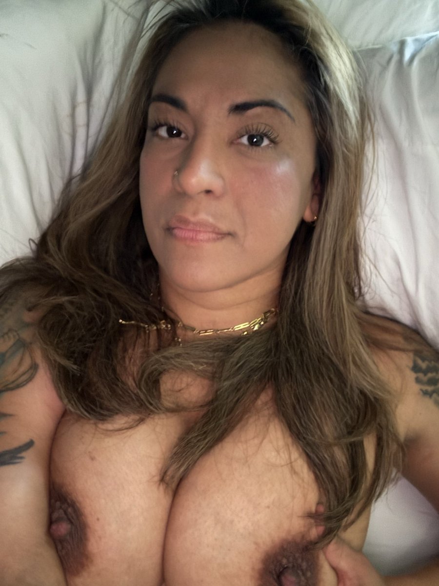 KarmensKravings's tweet photo. @areallyweakguy @CassieLenoir69 @Thelatbarbiee Can I come over? https://t.co/I9jOCUds54