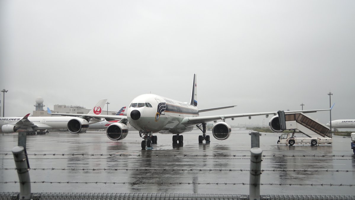 kn_kn_ky's tweet photo. タイ空軍のa340見てきました(フェンスとか色々被っちゃってるけど🥲) https://t.co/95D1X6W4jF