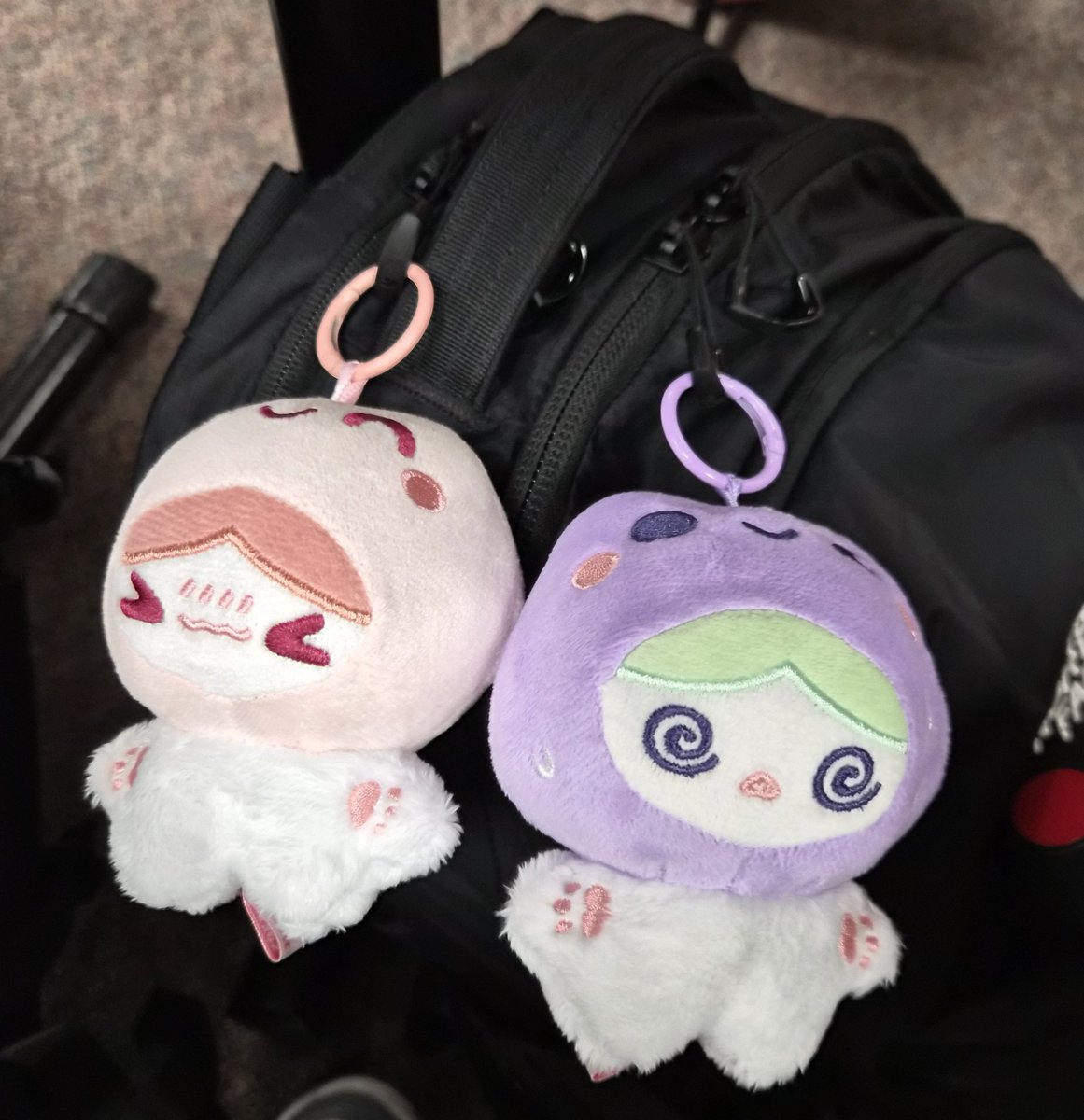 xwlkive's tweet photo. the part about post-grad that scares me the most is the loss of how easy it is to socialize and just experience life with the ppl closest to you https://t.co/s8e26tKxbT