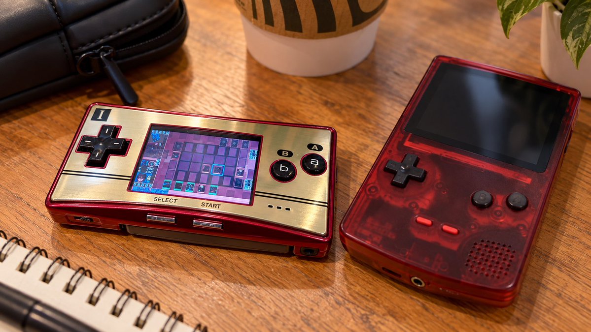 UmaRedAKA's tweet photo. ゲームボーイミクロ買ったら、またゲームボーイが好きになった。【GBA】【FPGBC】
https://t.co/ZufhE475nt https://t.co/YcTG5ho9IR