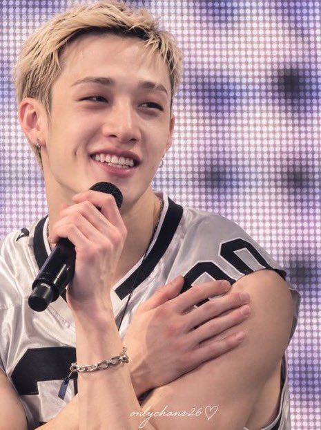 forwolfchan's tweet photo. prettiest smile https://t.co/16chEj1fFQ