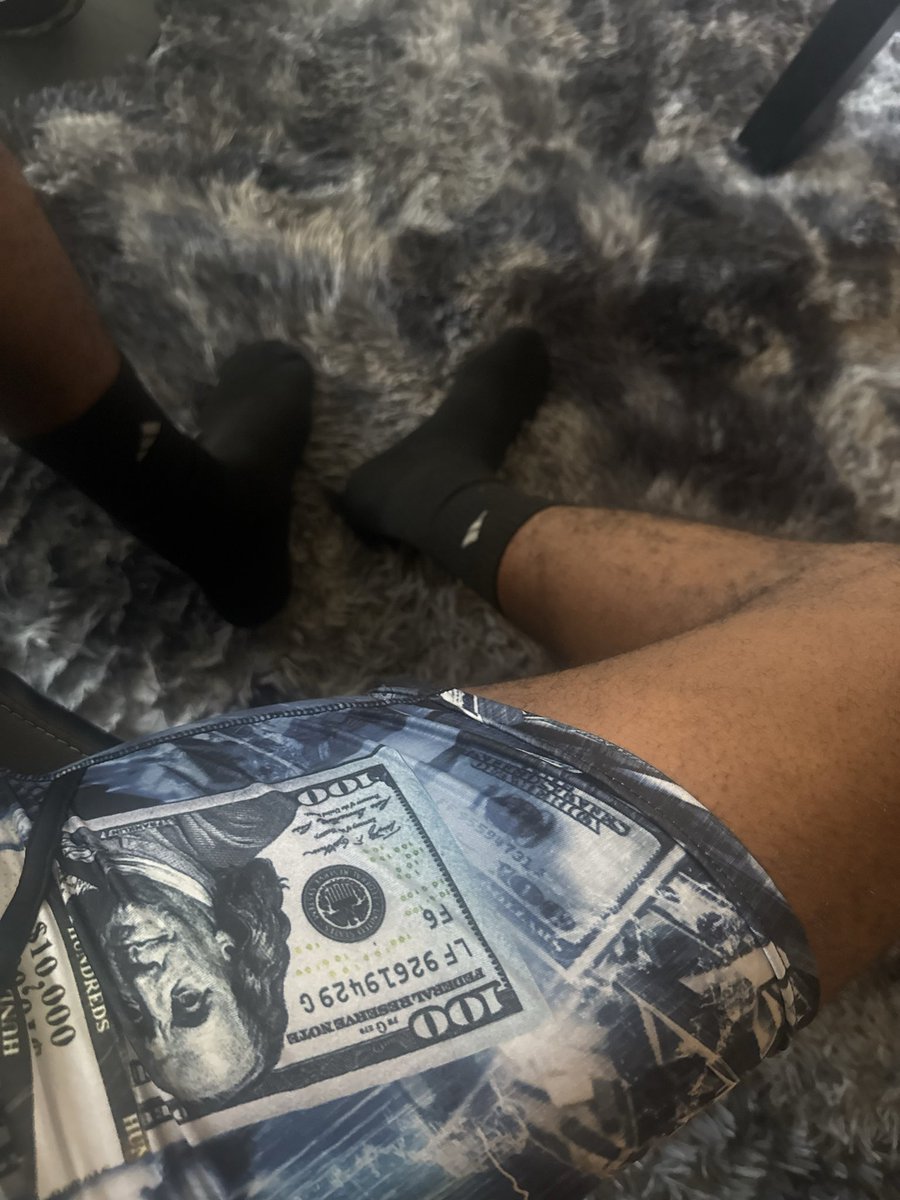 jdmon024's tweet photo. money look good on me 💰#psd #dl #ethika #malefeet #gayfeet #footfetish #footworship #mlm https://t.co/iqPATMEjyE