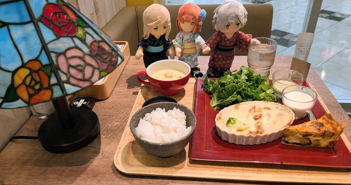 CARINTOMATO's tweet photo. 縁日撮影の後のランチは上高地あずさで〜😋1人の時はここ来る事多いなぁ
縁日お写真は後でアップしていくね🙌
そしてこの🧊氷珈琲凄い😳神戸のにしむら珈琲でもやってた。1人じゃ量多いかな..どうやって飲むん🤔
#キャットとぬいの腹ペコ日記 https://t.co/lJhmKSw1SB