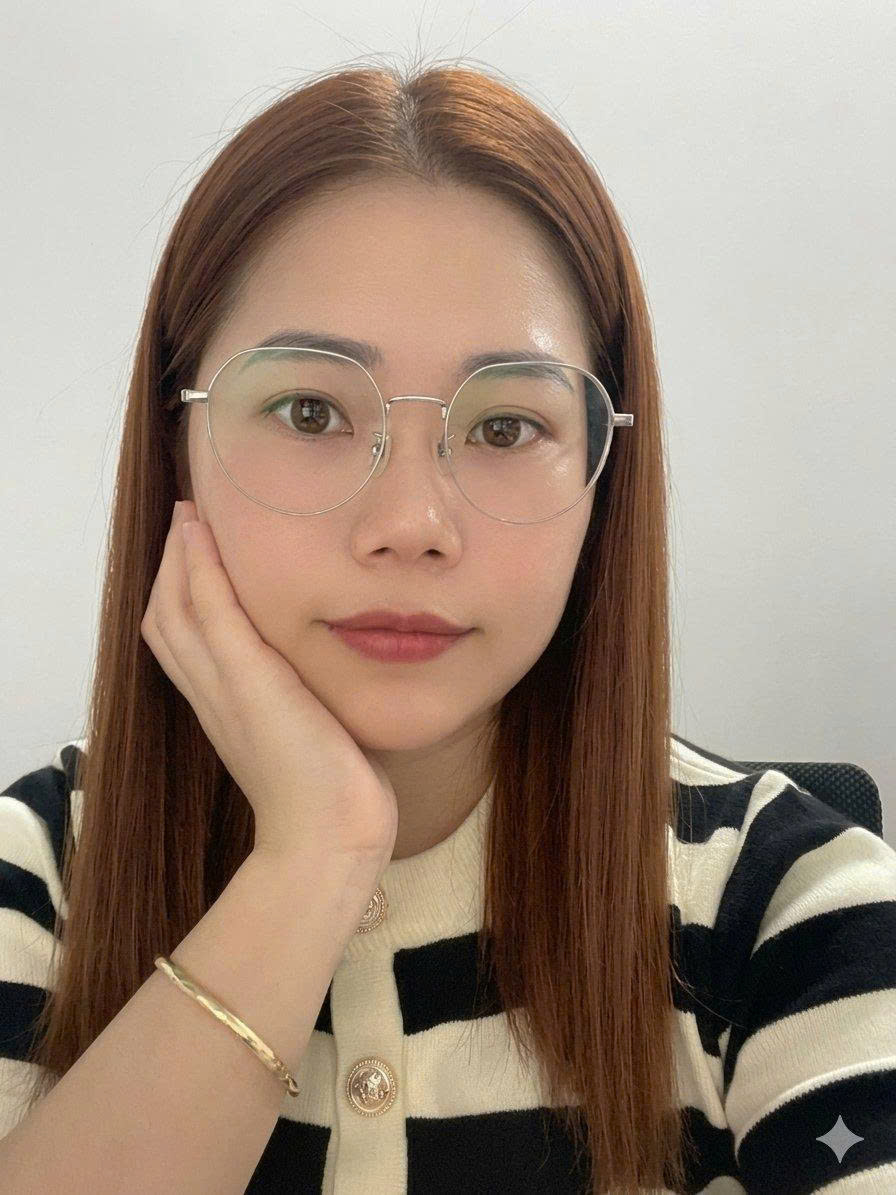 BuiHa9x's tweet photo. Mùa thu nghiêng xuống bên thềm,
Ta nghiêng lòng lại, dịu êm với mình
Chào thu Hà Nội 😊😊😊 https://t.co/cNqHtpHrRU