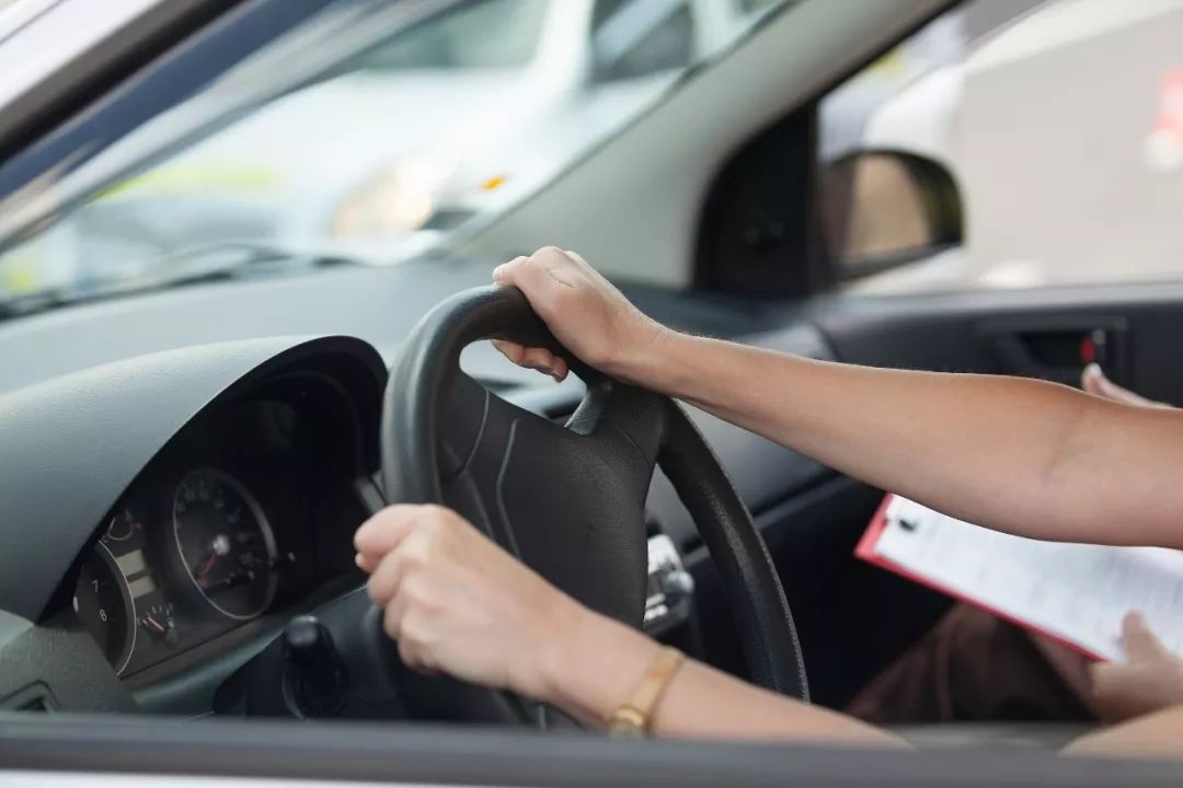 jackoli7viarami's tweet photo. Just aced my first parallel parking attempt without hitting the curb!  Feeling like a real road warrior now—can’t wait for my next lesson. #DrivingSchoolWin， https://t.co/474E9jFVAt