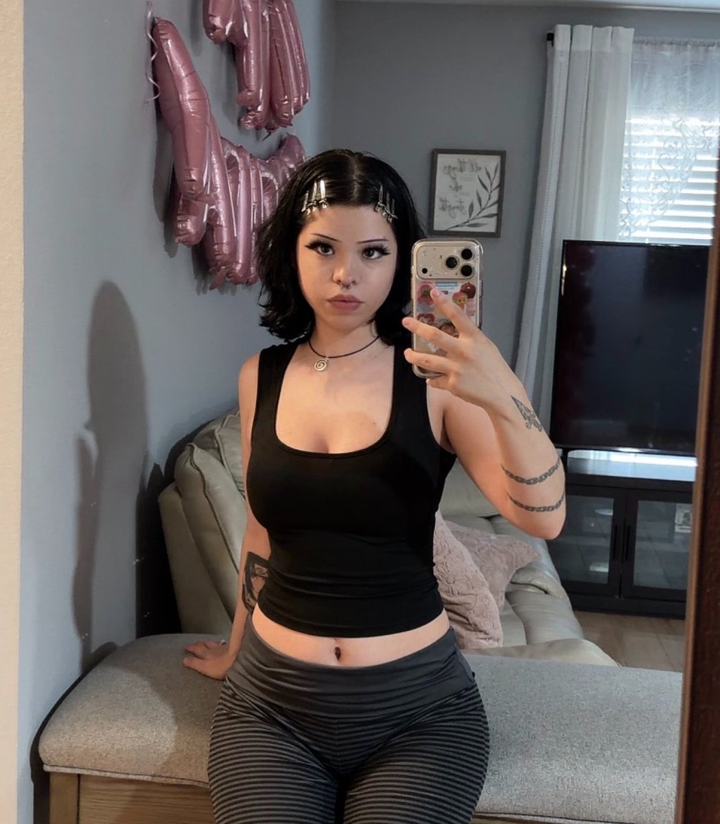 vampdolld's tweet photo. hiii #promotwt + #moothunt !

- 24 • pc • ps5 • xbox • switch 
- genshin • fn • roblox • ow (new)
- film, tv shows, music, manhwa, anime, cosplay

i rlly wanna make friends :3

<3 / ↺ appreciated :)

#fntwt #gamingtwt #owtwt #genshintwt #filmtwt #promotwt #mutuals #metwt https://t.co/so4XF9asAY
