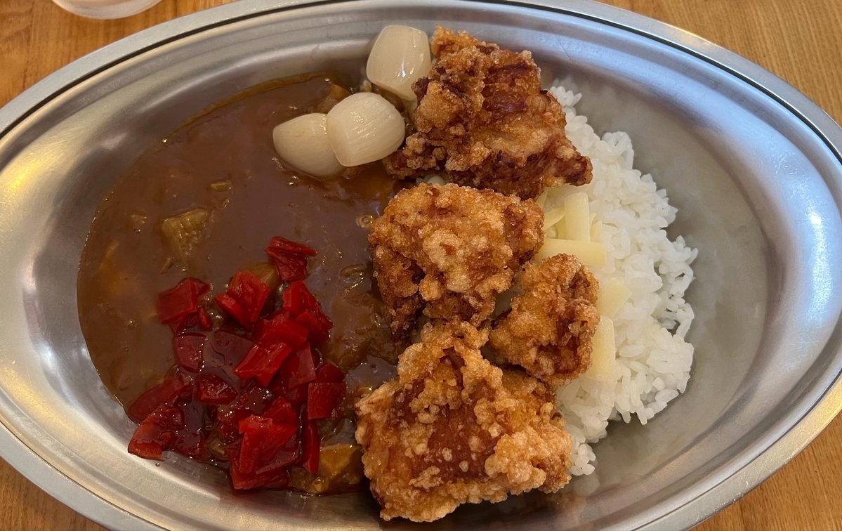 SorachiR66608's tweet photo. 千歳市カレーのちからさんで牛すじカレーにチーズと唐揚げトッピング👍
たまに食べたくなる美味しいカレー🤤
#カレーのちから
#千歳市
#牛すじカレー https://t.co/kfd7EID2qr
