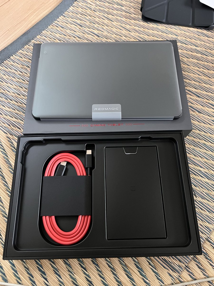 hidechanman_a's tweet photo. 新端末ゲット
iPadよりめちゃ安くてハイスペック
ロマンよね

先代のカバーより取り外しが楽になったのは嬉しい https://t.co/4N4TyXJJf7