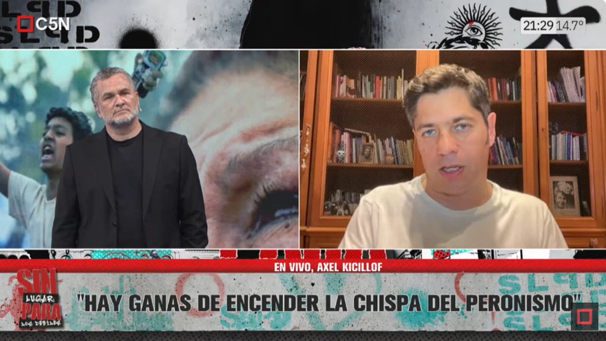 NKGenIntermedia's tweet photo. Axel Kicillof con Fernando Borroni tras el acto en Avellaneda: "Hay ganas, se esta gestando, esta apareciendo esa chispa del peronismo, del campo popular, la militancia que viene a reemplazar el desanimo, la bronca y terminar esta pesadilla" Miralo: https://t.co/B0NWV4knwS https://t.co/qrozFcCF3W